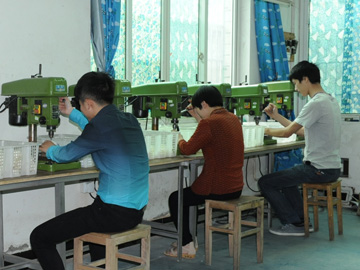 葉輪(lún)盒打孔車間