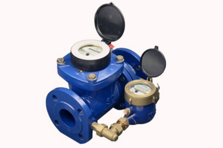 活塞(sāi)式水表的(de)型号選擇(ze)和使用方(fang)法